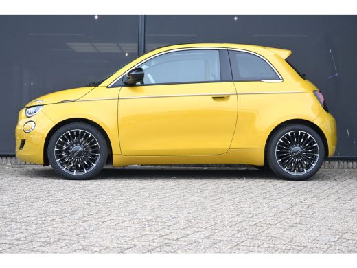 Fiat 500 1.0 Hybrid La Prima Demo-Deal! | Navigatie | JBL | Panoramadak | Stoelverwarming | Leder | !! ActivLease financial lease