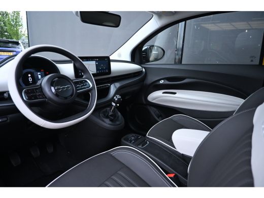 Fiat 500 1.0 Hybrid La Prima Demo-Deal! | Navigatie | JBL | Panoramadak | Stoelverwarming | Leder | !! ActivLease financial lease