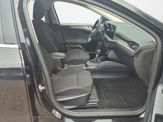 Ford Focus 1.0 EcoBoost Hybrid Titanium 155pk | Elekt. Trekhaak | Winterpack | Adaptive Cruise | Dodehoek De... ActivLease financial lease