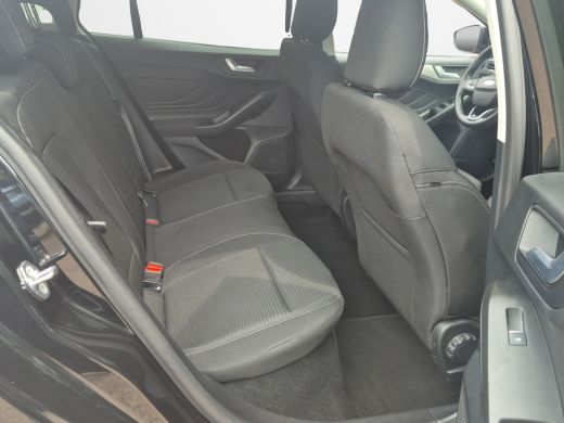 Ford Focus 1.0 EcoBoost Hybrid Titanium 155pk | Elekt. Trekhaak | Winterpack | Adaptive Cruise | Dodehoek De... ActivLease financial lease
