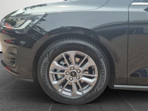 Ford Focus 1.0 EcoBoost Hybrid Titanium 155pk | Elekt. Trekhaak | Winterpack | Adaptive Cruise | Dodehoek De... ActivLease financial lease