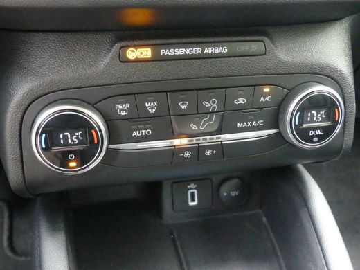 Ford Focus 1.0 EcoBoost Titanium Business | PARKEERSENSOREN V+A | LMV 16" | APPLE CARPLAY / ANDRIOD AUTO | N... ActivLease financial lease