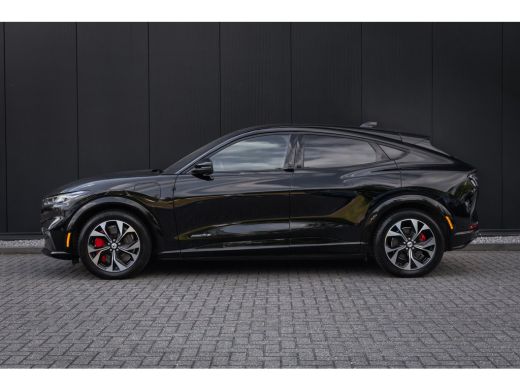 Ford Mustang Mach-E Mach-E Extended RWD 98 kWh | Panoramadak | Elektrische stoelen | 360 camera | Automatische klep ActivLease financial lease