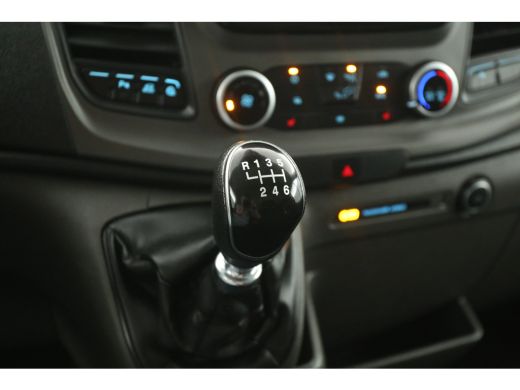 Ford Transit 2.0 TDCI L2H2 | Airco | Cruise | Camera | 3 Zits | Carplay | Parkeersens. ActivLease financial lease
