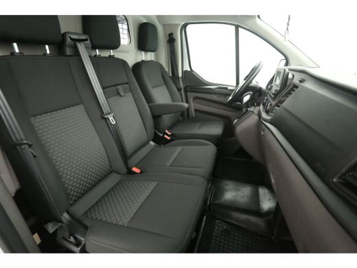 Ford Transit Custom L1H1 PHEV | Airco | Camera | Cruise | 3 Zits | Xenon | Parkeersens. ActivLease financial lease