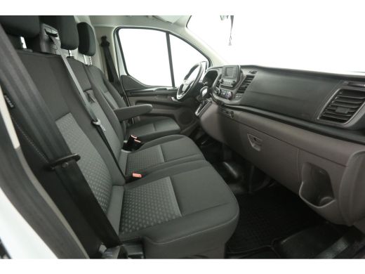 Ford Transit Custom L1H1 PHEV | Airco | Camera | Cruise | 3 Zits | Xenon | Parkeersens. ActivLease financial lease