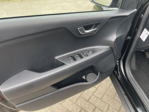 Kia Stonic 1.0 T-GDi MHEV DynamicLine | Climate control | Apple carplay | Achteruitrijcamera | ActivLease financial lease