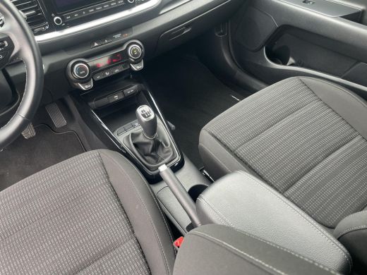 Kia Stonic 1.0 T-GDi MHEV DynamicLine | Climate control | Apple carplay | Achteruitrijcamera | ActivLease financial lease