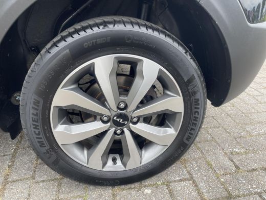 Kia Stonic 1.0 T-GDi MHEV DynamicLine | Climate control | Apple carplay | Achteruitrijcamera | ActivLease financial lease