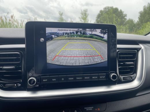 Kia Stonic 1.0 T-GDi MHEV DynamicLine | Climate control | Apple carplay | Achteruitrijcamera | ActivLease financial lease