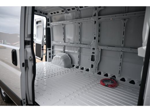 Opel Movano Electric 4.25T L4H3 Zwaar Demo-Deal! | Achteruitrijcamera | Navigatie | 22kw lader | Climate Cont... ActivLease financial lease