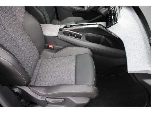 Peugeot 3008 1.6 plug-in Hybrid 195 Allure | Automaat | Navigatie | Camera | Stoelverwarming | 5.000km | NL Au... ActivLease financial lease