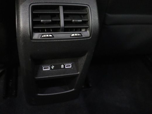 Peugeot 308 1.6 HYbrid 180 Allure Pack Business | Half leder | Adaptive cruise | Carplay | Camera | Navigatie... ActivLease financial lease