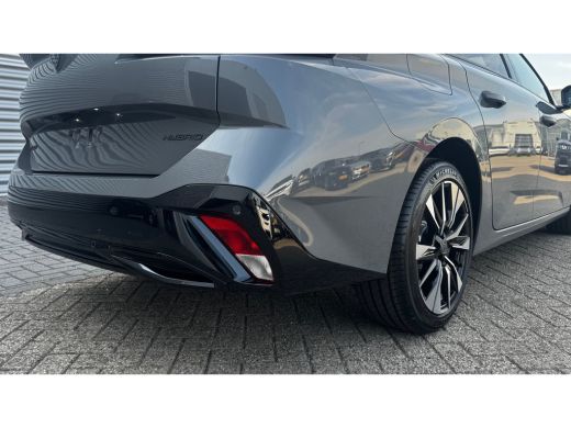 Peugeot 308 Allure | Elektrische parkeerrem | Extra getinte achterste zijruiten en achterruit | ISOFIX-bevest... ActivLease financial lease