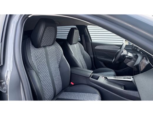Peugeot 308 Allure | Elektrische parkeerrem | Extra getinte achterste zijruiten en achterruit | ISOFIX-bevest... ActivLease financial lease