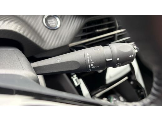 Peugeot e-2008 Allure | Active Safety Brake met camera en radar (automatisch noodremsysteem) met Distance Alert ... ActivLease financial lease