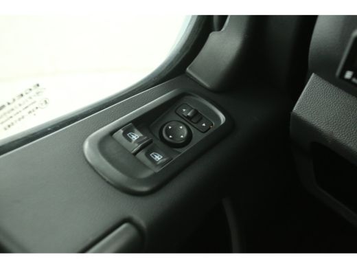 Renault Master 2.3 dCi 150PK L2H2 | Airco | Cruise | Camera | LED | Parkeersens. | Stoelverw. ActivLease financial lease