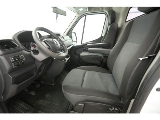 Renault Master 2.3 dCi 150PK L2H2 | Airco | Cruise | Camera | LED | Parkeersens. | Stoelverw. ActivLease financial lease