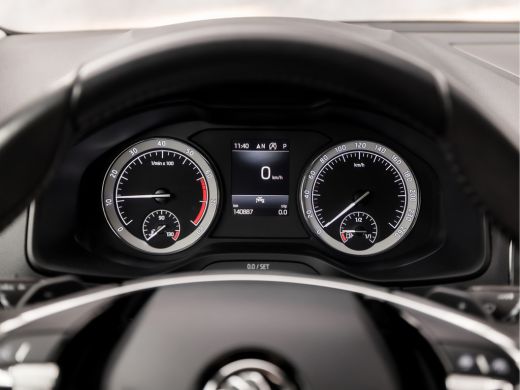 Skoda Karoq 1.5 TSI ACT Sport 150Pk Automaat (APPLE CARPLAY, GROOT NAVI, CLIMATE, KEYLESS, SPORTSTOELEN, CRUI... ActivLease financial lease