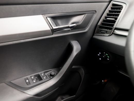 Skoda Karoq 1.5 TSI ACT Sport 150Pk Automaat (APPLE CARPLAY, GROOT NAVI, CLIMATE, KEYLESS, SPORTSTOELEN, CRUI... ActivLease financial lease
