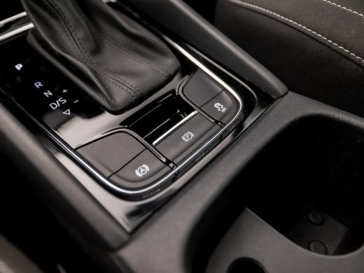 Skoda Karoq 1.5 TSI ACT Sport 150Pk Automaat (APPLE CARPLAY, GROOT NAVI, CLIMATE, KEYLESS, SPORTSTOELEN, CRUI... ActivLease financial lease