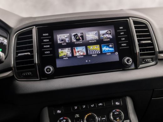 Skoda Karoq 1.5 TSI ACT Sport 150Pk Automaat (APPLE CARPLAY, GROOT NAVI, CLIMATE, KEYLESS, SPORTSTOELEN, CRUI... ActivLease financial lease