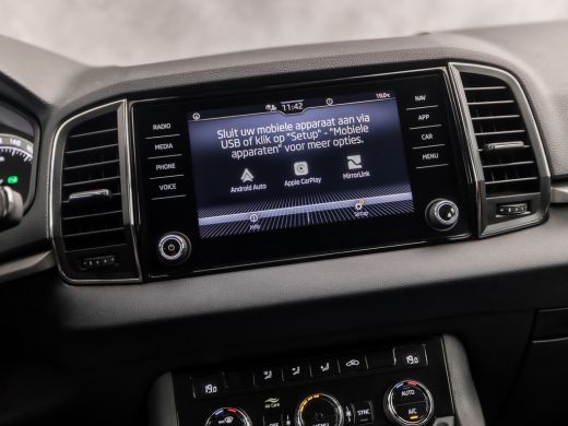 Skoda Karoq 1.5 TSI ACT Sport 150Pk Automaat (APPLE CARPLAY, GROOT NAVI, CLIMATE, KEYLESS, SPORTSTOELEN, CRUI... ActivLease financial lease