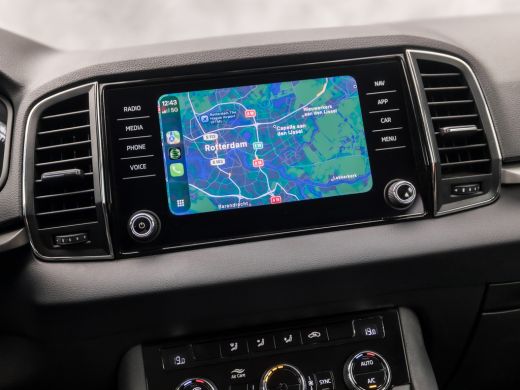 Skoda Karoq 1.5 TSI ACT Sport 150Pk Automaat (APPLE CARPLAY, GROOT NAVI, CLIMATE, KEYLESS, SPORTSTOELEN, CRUI... ActivLease financial lease