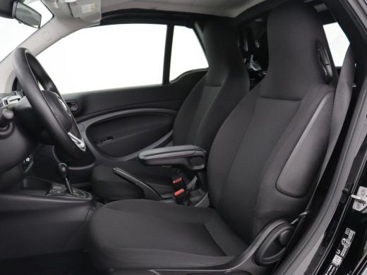 Smart Fortwo EQ Comfort 18 kWh | SOH 92,2% | Carplay | Cruise control | Climate control | Elektrisch vouwdak |... ActivLease financial lease