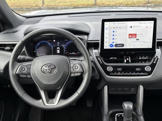 Toyota Corolla Cross Hybrid 140 Style **DODEHOEK DETECTIE/ ELEKTRISCHE ACHTERKLEP/ PARKEERSENSOREN** ActivLease financial lease
