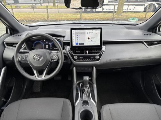 Toyota Corolla Cross Hybrid 140 Style **DODEHOEK DETECTIE/ ELEKTRISCHE ACHTERKLEP/ PARKEERSENSOREN** ActivLease financial lease