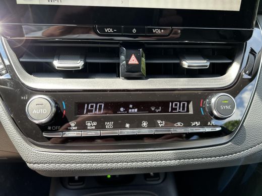 Toyota Corolla Touring Sports Hybrid 140 Dynamic ActivLease financial lease