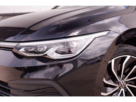 Volkswagen Golf 1.4 eHybrid Style | Carplay | Camera | Memory | Navi | Sfeerverlichting | LED | IQ-Light ActivLease financial lease