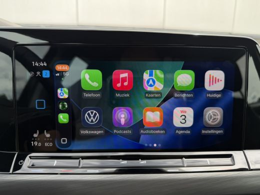Volkswagen Golf 1.4 eHybrid Style | Carplay | Camera | Memory | Navi | Sfeerverlichting | LED | IQ-Light ActivLease financial lease