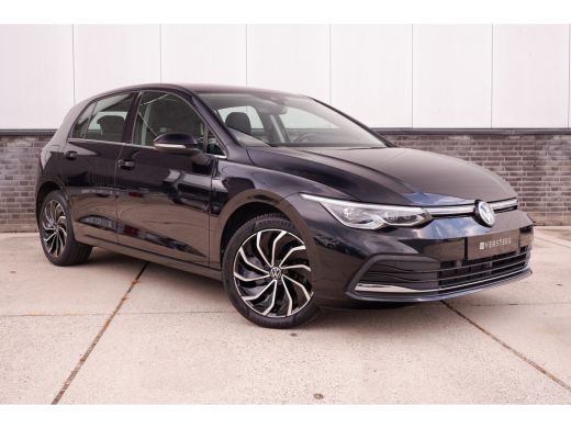 Volkswagen Golf 1.4 eHybrid Style | Carplay | Camera | Memory | Navi | Sfeerverlichting | LED | IQ-Light ActivLease financial lease