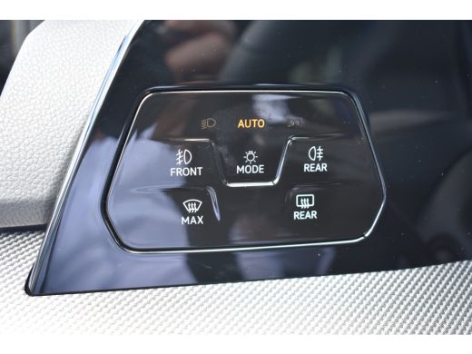 Volkswagen Golf GTE | 'App-Connect' draadloze smartphone integratie | Achterbank in ongelijke delen neerklapbaar ... ActivLease financial lease