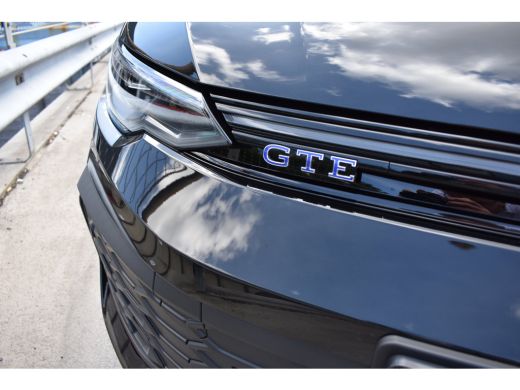 Volkswagen Golf GTE | 'App-Connect' draadloze smartphone integratie | Achterbank in ongelijke delen neerklapbaar ... ActivLease financial lease