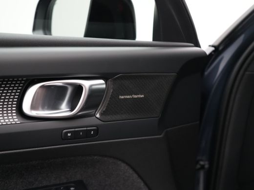 Volvo  EX40 Single Extended Ultra Black Edition Europa 82 kWh | Panoramadak | 360&deg; Camera | Harman/Kardon | A... ActivLease financial lease