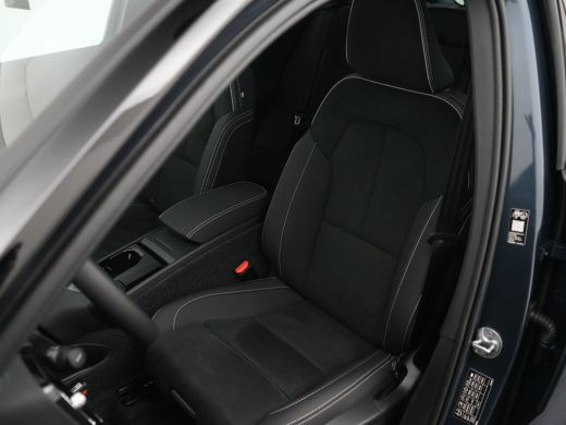 Volvo  EX40 Single Extended Ultra Black Edition Europa 82 kWh | Panoramadak | 360&deg; Camera | Harman/Kardon | A... ActivLease financial lease