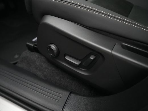 Volvo  EX40 Single Extended Ultra Black Edition Europa 82 kWh | Panoramadak | 360&deg; Camera | Harman/Kardon | A... ActivLease financial lease
