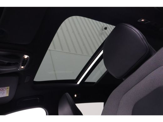 Volvo  V60 2.0 T6 Plug-in hybrid AWD Plus Dark | Long Range | VolvoSelekt! | R-Design ActivLease financial lease