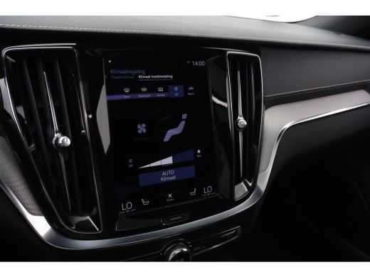 Volvo  V60 2.0 T6 Plug-in hybrid AWD Plus Dark | Long Range | VolvoSelekt! | R-Design ActivLease financial lease