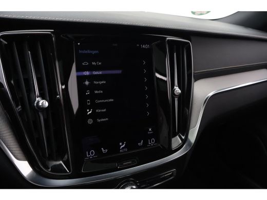 Volvo  V60 2.0 T6 Plug-in hybrid AWD Plus Dark | Long Range | VolvoSelekt! | R-Design ActivLease financial lease