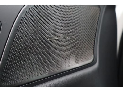 Volvo  V60 2.0 T6 Plug-in hybrid AWD Plus Dark | Long Range | VolvoSelekt! | R-Design ActivLease financial lease