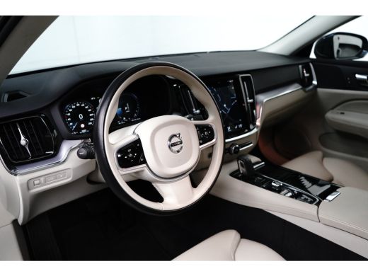 Volvo  V60 2.0 T6 Recharge AWD Inscription 390pk | Trekhaak | Leder | Stoelverwarming | Apple Carplay ActivLease financial lease