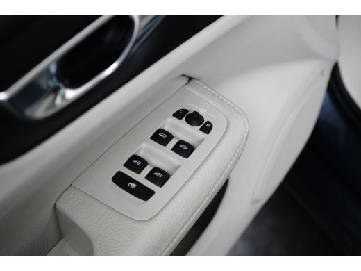 Volvo  V60 2.0 T6 Recharge AWD Inscription 390pk | Trekhaak | Leder | Stoelverwarming | Apple Carplay ActivLease financial lease