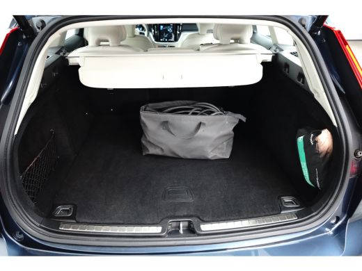 Volvo  V60 2.0 T6 Recharge AWD Inscription 390pk | Trekhaak | Leder | Stoelverwarming | Apple Carplay ActivLease financial lease