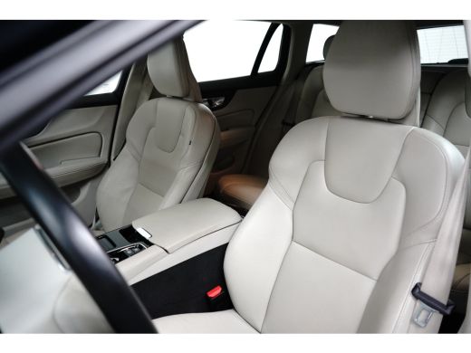 Volvo  V60 2.0 T6 Recharge AWD Inscription 390pk | Trekhaak | Leder | Stoelverwarming | Apple Carplay ActivLease financial lease