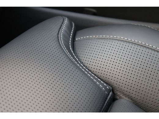 Volvo  XC60 406PK T8 Ultra Black Edition Exec | Luchtvering | Gelam Glas | B&W Audio | Massage | Getint Glas ActivLease financial lease