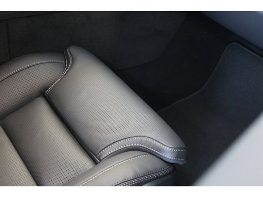 Volvo  XC60 406PK T8 Ultra Black Edition Exec | Luchtvering | Gelam Glas | B&W Audio | Massage | Getint Glas ActivLease financial lease